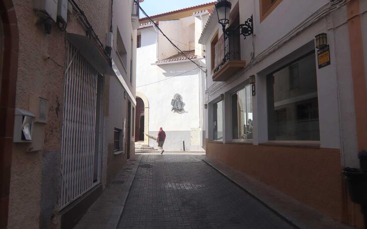 Benidorm implantará la plataforma única en las calles Santa Faz y Pérez Martorell para dejar el casco antiguo con el 100% de accesibilidad 